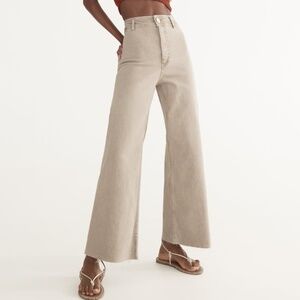 Light beige high waisted jean size 6 Zara - used